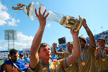 Празднование победы «Зенита» в чемпионате России по футболу. Санкт-Петербург, 2015 год. 